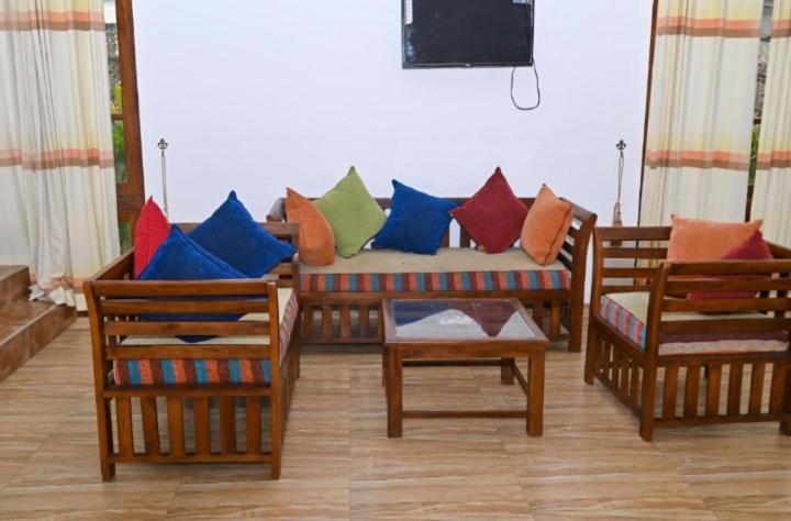 Negombo Royal Villa By Hotel Oviniru Eksteriør billede