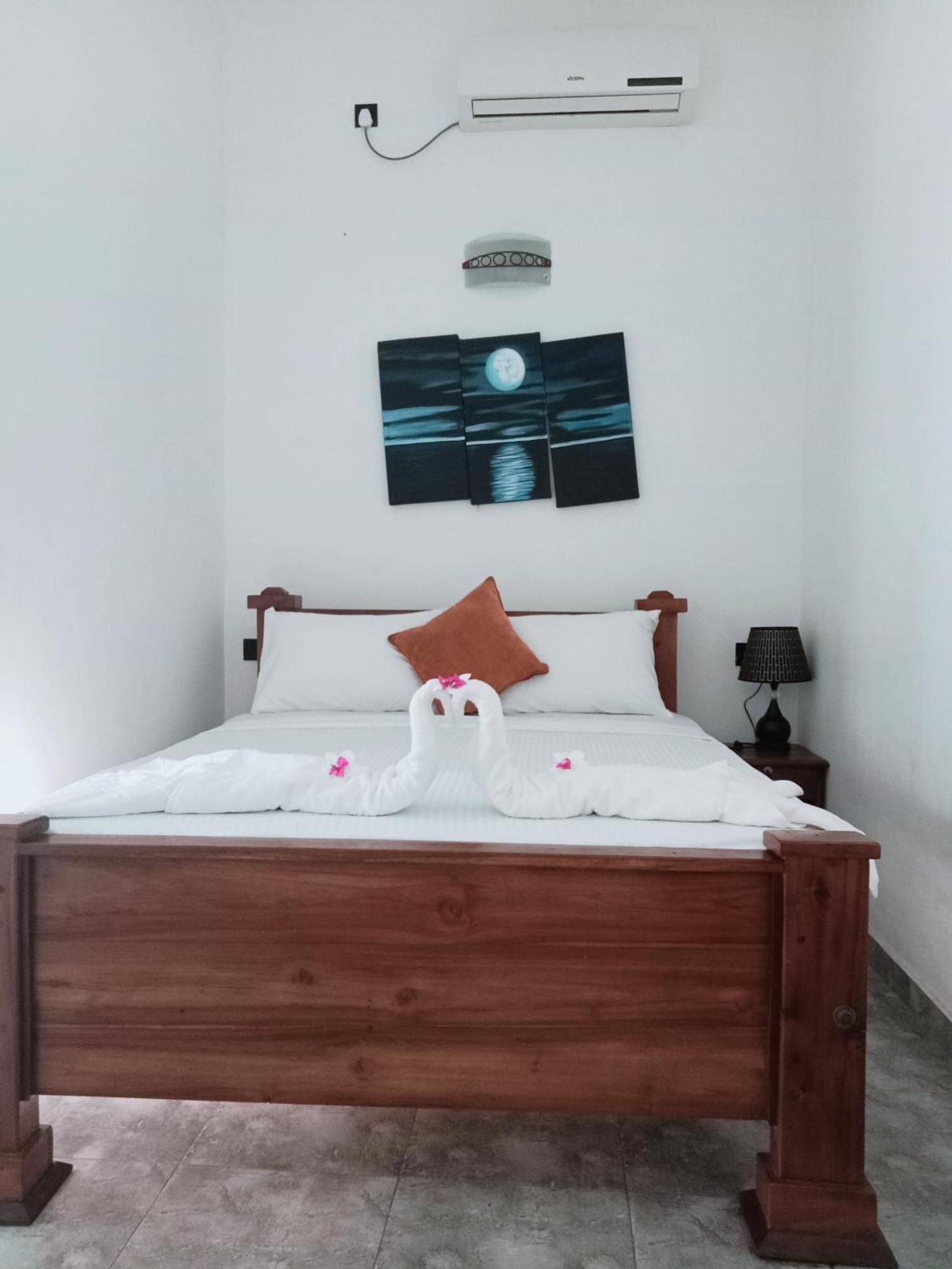 Negombo Royal Villa By Hotel Oviniru Eksteriør billede