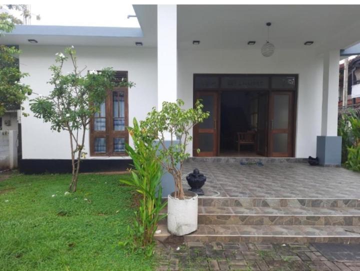 Negombo Royal Villa By Hotel Oviniru Eksteriør billede